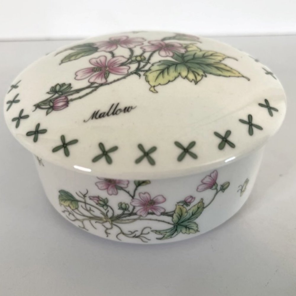 Mikasa Studio Nova COUNTRY HERB MZ499 "Mallow" Covered Trinket Box